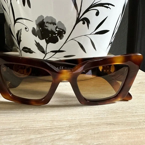Preloved Burberry Sunglasses Used Burberry Sunglasses main image 2